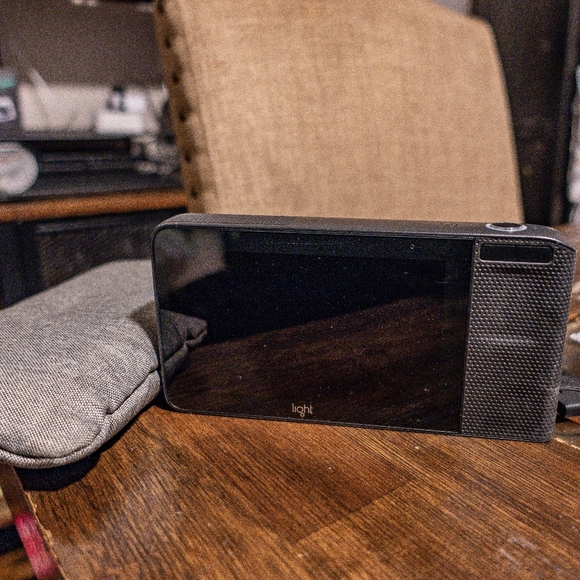 light 16 Digital camera 256gig Android point and shoot digital camera. - Picture 2 of 2